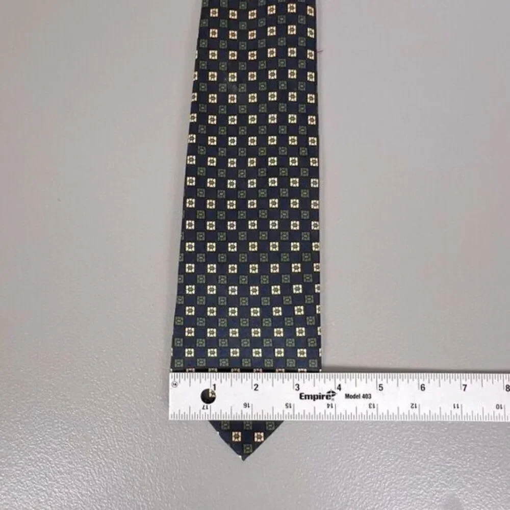 BARNEYS NEW YORK MENS SILK TIE BLUE WITH SQUARE PATTERN